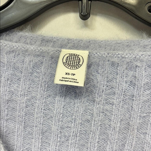 Urban Outfitters Rochelle lilac purple Fuzzy
Cropped deep V button up  Cardigan - Picture 3 of 9